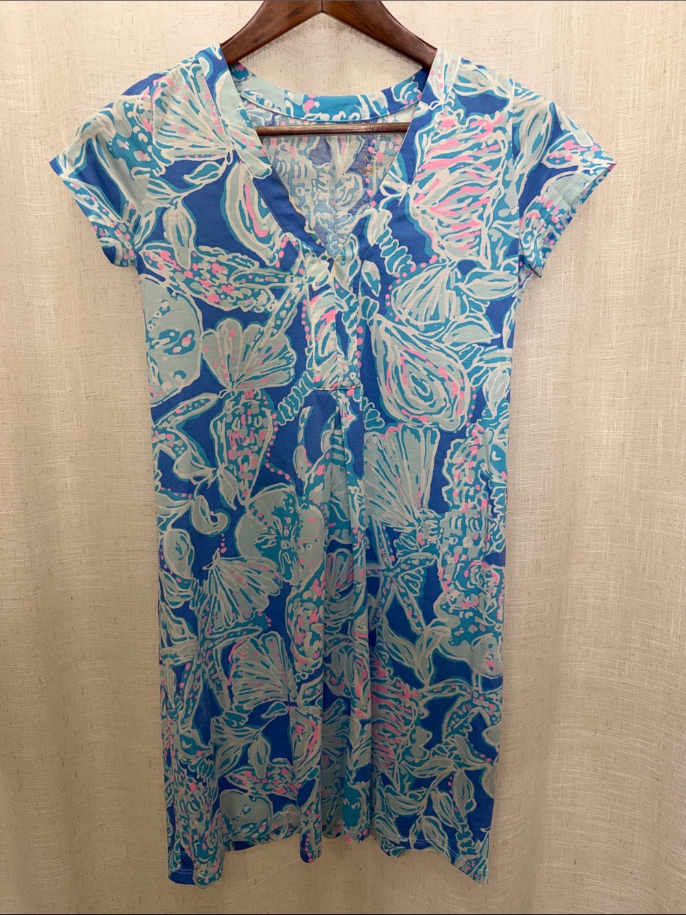 Lilly Pulitzer Blue Floral V-Neck Women's Dress Size X-Small Excellent Condition